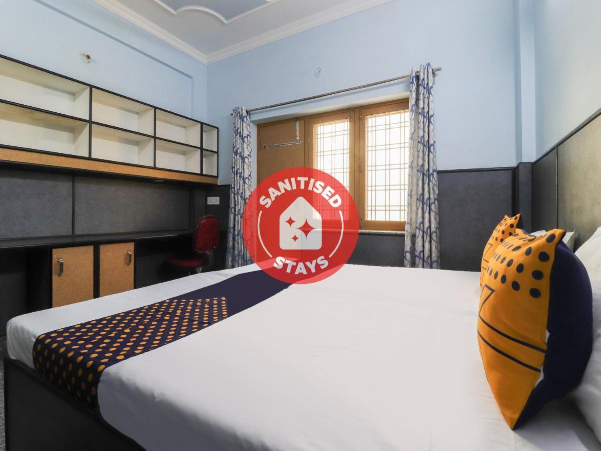 Spot On 82236 Aryan Home Stay Jhājra Exteriör bild